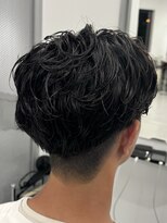 バース 梅田中崎町店(BIRTH)&nbsp;ニュアンスパーマセンターパートフェザーパーマ韓国メンズパーマ