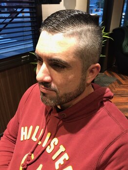 バーバーショップ ボレロ(BarberShop BOLERO)の写真/髪はもちろん、ひげ・眉のケアもプロにお任せください！《BOLERO》で新しい自分に出会える◎
