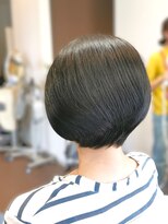 ドゥージングヘアースクラッチ(Dozing Hair Scratch) 艶髪グラデーションボブ