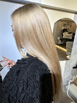 サーディースリーエーカーズヘアスタジオ(33Acers Hair Studio) シャイニーブロンズ