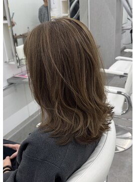 ロエ 元町店(Loe) 【脱白髪染めハイライト】ミルクティーベージュ