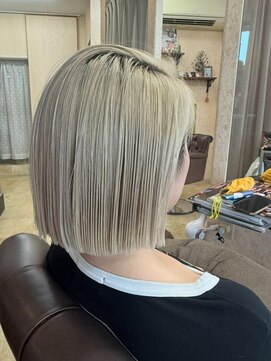 スーペリオル(Superior) 艶髪/ボブ/プラチナベージュ