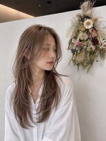 カフレ 岩出(CAFRE)&nbsp;大人ベージュ×バタフライロングレイヤー