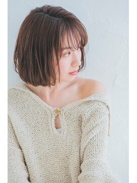 リーナ(LIENA) 空気感漂う大人のシンプルボブ