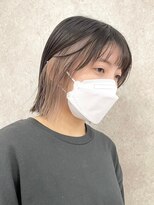 イヤリングカラー前髪インナーカラーピンクベージュバングカラー