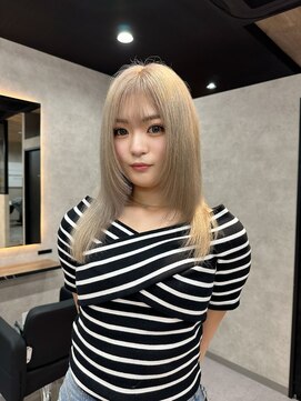 ラピス 大阪心斎橋店(Lapis) ホワイトベージュ