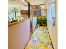 キッズスペース、ベビーベッド完備◎お子様同伴大歓迎です♪