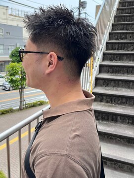 アイズ 海老名(AIZU) ベリーショート スパイキーショート 刈り上げ ツーブロック 眉毛