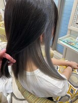 ビス リアン 川口店(Vis lien)&nbsp;大人かわいいストレート切りっぱなしインナーカラー耳掛け小顔
