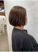 やわらかベージュカラーローレイヤーボブ
