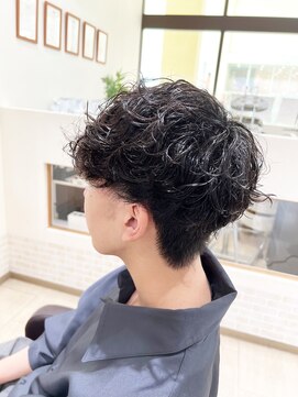 デザイニングヘアードゥ(designing hair Deux) メンズ刈り上げマッシュニュアンスゆるふわパーマ