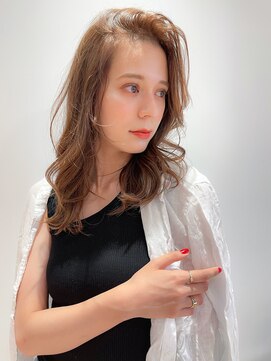 ヴィヴィ(VIVIE) 小顔ココアベージュオリーブ白髪ぼかしハイライトデザインカラー