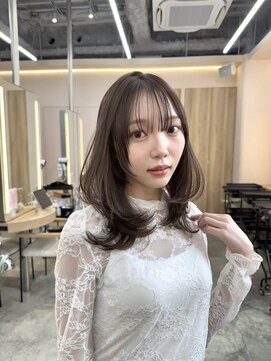 ウェイズトウキョウ 新宿店(Ways TOKYO) 前髪ありミディアムレイヤーカット顔まわり透明感カラーベージュ