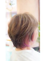 ネス(NESS) フラミンゴピンクのインナーカラーが入ったショート296