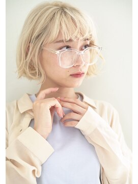 ジョエミバイアンアミ(joemi by Un ami) 《joemi 新宿》切りっぱなしホワイトボブ　近江