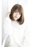 Aラインシルエットのワンカールミディアム