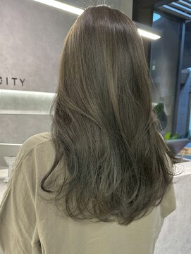シティ(CITY) 透け感たっぷり!オリーブベージュカラー×くびれレイヤーCHICA