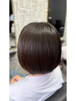 アローズ 久留米店(arose)&nbsp;ベージュカラー大人可愛いひし形前下がりショートボブカット