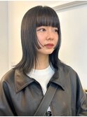 ぱっつん前髪　姫カット　透明感　グレージュ　外ハネミディアム