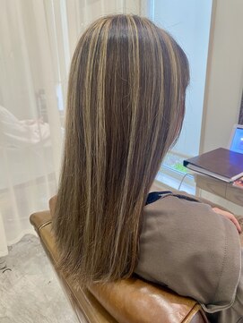 アドラーブル はなみずき店(adorable) 【ハイライトカラー】【くすみベージュ】