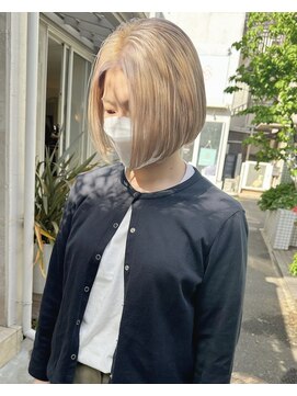 オグジュアリー 表参道(aux.) ミニボブ×ハイトーンベージュ