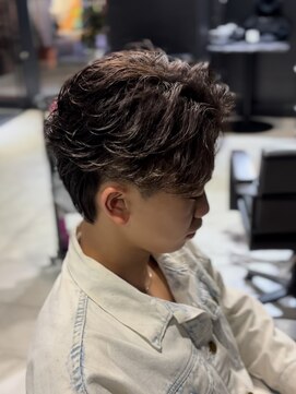 アウル 心斎橋(owl) フェザーショート/フェザーパーマ/センターパート/メンズパーマ