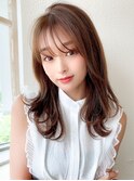 後れ毛が可愛い顔周りレイヤーハイレイヤーロング
