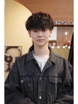 エディ(Edy) メンズマッシュ波巻きスパイラルパーマケアパーマ眉毛カット岡山