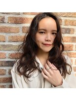 クーエフー(coo et fuu) 20代30代大人可愛いヘルシーウェーブロング♪(深みブラウン)近藤