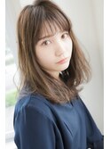 ふんわり軽やかロブスタイル