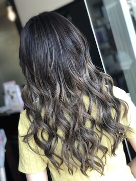 レヴェリー(REVERIE) ＃プルエクステ＃エクステ＃ハイトーン＃超音波トリートメント