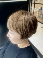 エミュスト(Emuest) 前下がりショートボブ