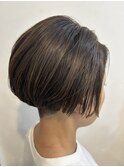 大人カッコいい20代30代40代「透明感カラー刈り上げショート」