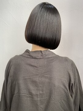 サクラ オモテサンドウ(SAKURA) 乾かすだけでまとまる簡単ボブ!フェイスレイヤー×ぱっつん前髪