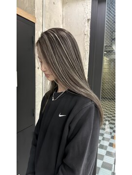 リュストル 町田(LUSTRE) ストレートでもキマるハイライト