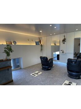 東京の有名インテリアデザイナーがてがけたサロン！内観も外観もここにしかない別格の雰囲気◇