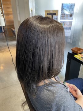 アンフィー(Amphi) ミディアムレイヤー