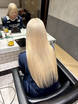 エース(ACE:Re) ハイトーン/ケアブリーチ/デザインカラー/大人かわいい