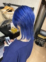 トリコ(ToricO)&nbsp;ウルフカット　ブルーカラー　ブリーチカラー　ダブルカラー