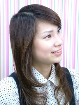 ティーズスタイル(T's style) 清楚なストレートヘア