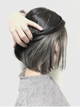 アルティナ(artina)&nbsp;インナーカラーボブ×シルバーグレー 【artina町田】