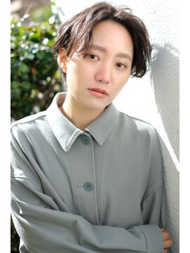 スリーアン(THREE ann.) THREE*耳掛けハンサムショート*