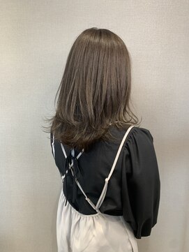 リリ(Liri material care salon by JAPAN) レイヤーミディスタイル