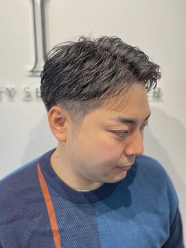 リバティシェアバーバー 銀座(LIBERTY SHARE BARBER) 【今が旬】センターパートツーブロック