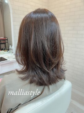 マーリャヘアー(mallia hair) くびれ外ハネミディアム