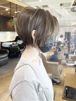 バンプ ギンザ(BUMP GINZA)&nbsp;30代、40代/丸みとくびれショートボブ×白髪ぼかしハイライト