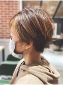 30代40代切りっ放しウルフレイヤーハンサムショートベージュ