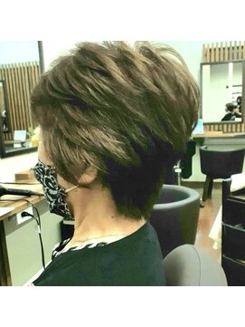 ビリーフイヴ(belief eve) ボリューム際立つスッキリショート