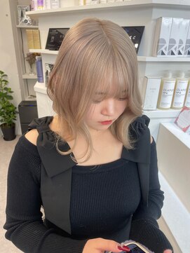 ペレ 渋谷(PELE) 黒髪/グレーベージュ/ハイトーン/ブリーチ/渋谷