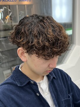 ジーニー 本厚木(Genie) ツイストスパイラル/波巻き/ハイライト/マッシュパーマ/ウルフ